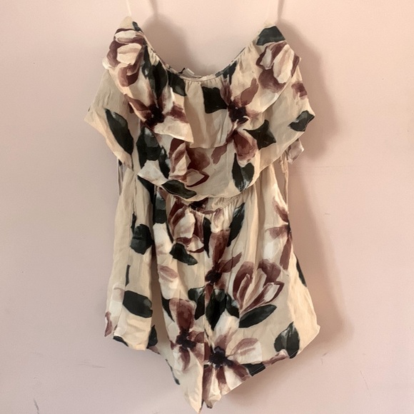 Floral Off the Shoulder Ruffled Romper | American Eagle - Picture 4 of 4